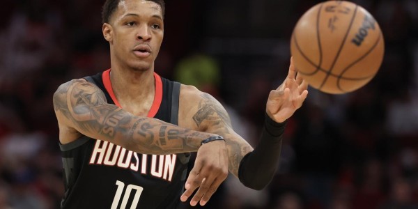 九游体育-亚当斯长期缺战，火箭不签中锋反追后卫？斯通不慌：3中锋够用了